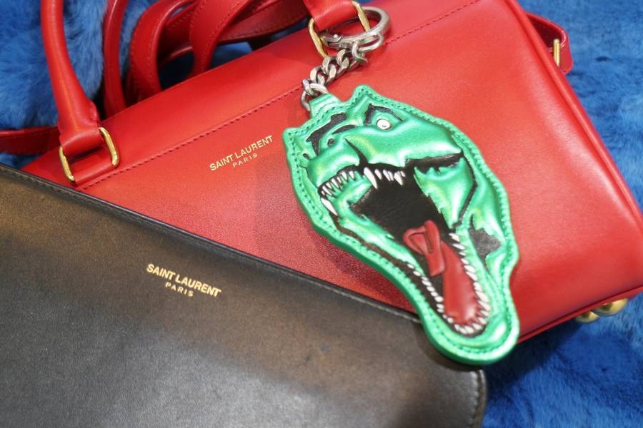 上品さと遊び心を取り入れたデザインのSAINT LAURENT paris (サン