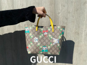 【GUCCI×ヒグチユウコ】2018春夏 チルドレンズ キャット トートバッグを買取入荷いたしました。ヒグチユウコさんとはいったい何者なのでしょうか？？：画像1