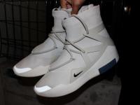 見かけ以上の機能性！Air Fear Of God 1入荷！！！