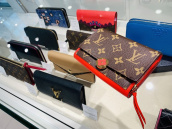 Louis Vuitton＜ルイヴィトン＞2つ折り財布M64587を買取させていただきました。【ブランドコレクト表参道店】：画像1