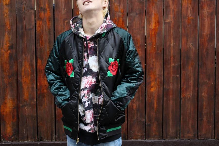 13AW Supreme Quilted Satin Bomber Jacket www.cafe-luitpold.de