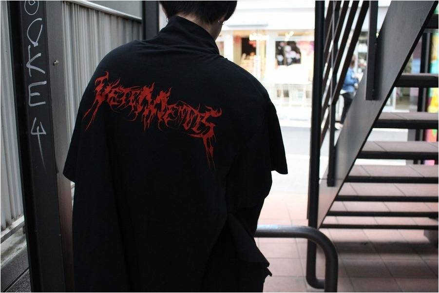 VETEMENTS(ヴェトモン)16AW再構築カットソーをついに入荷！！着用