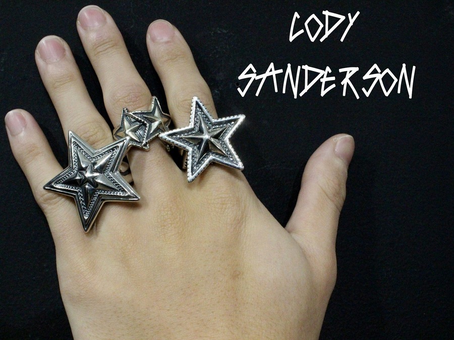 CODY SANDERSON Medium Star 指輪 コディサンダーソン