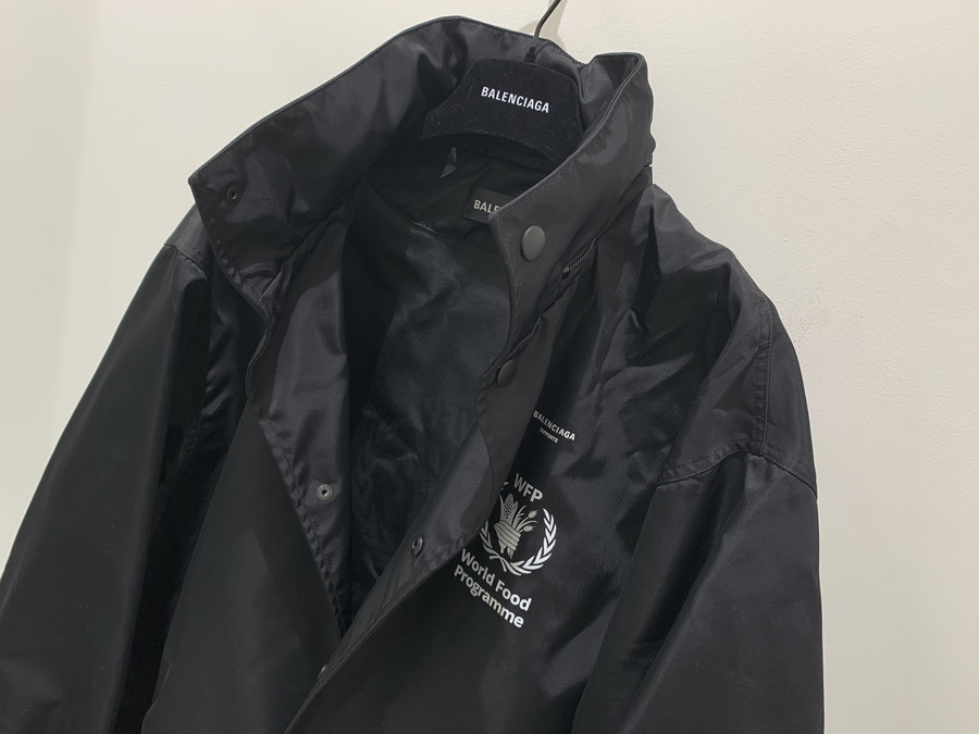 BALENCIAGA×WFPコラボウインドブレーカー 買取り実績 hipomoto.com