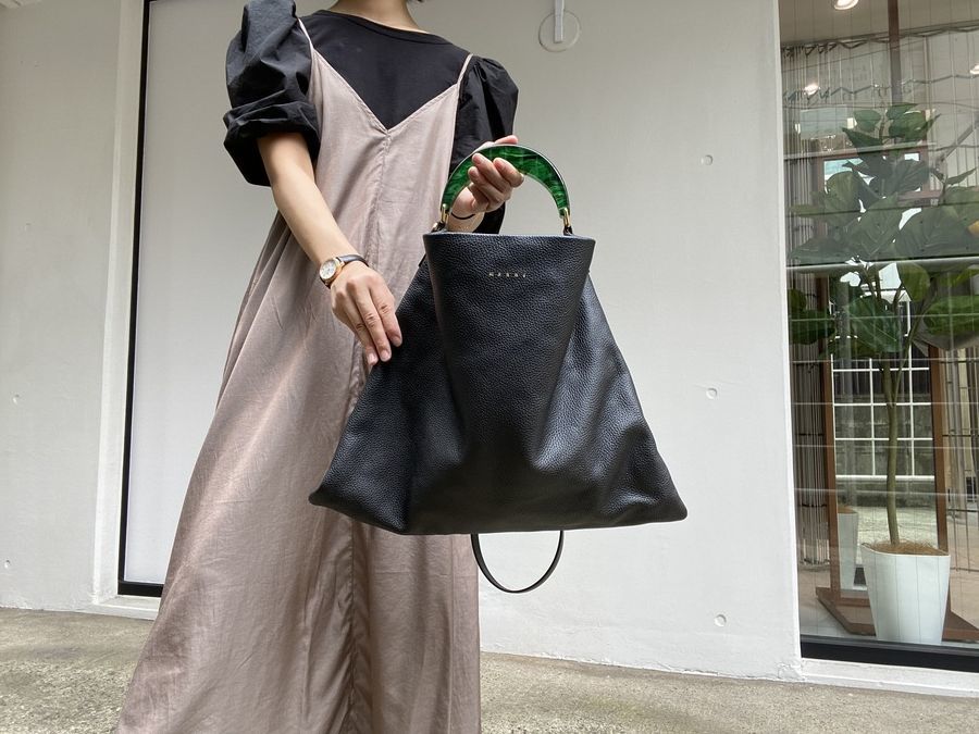 高価買取/おすすめ商品】MARNI（マルニ）カーフスキン HOBO バッグ レジンハンドルのご紹介です。  ブランドコレクト表参道2号店｜【ブランドコレクト】ブランド古着などブランド品の買取