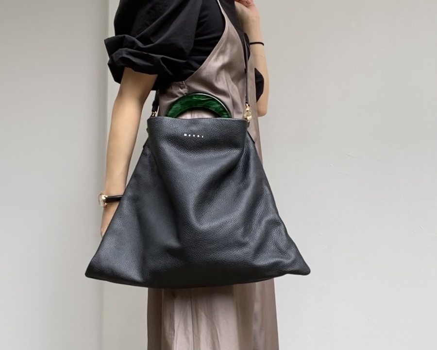 高価買取/おすすめ商品】MARNI（マルニ）カーフスキン HOBO バッグ レジンハンドルのご紹介です。  ブランドコレクト表参道2号店｜【ブランドコレクト】ブランド古着などブランド品の買取